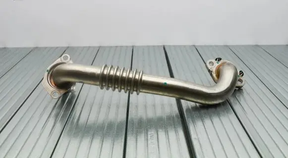 Ford Kuga II EGR valve line/pipe/hose FM589D477AA