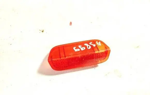 Volkswagen Golf V Front reflector 