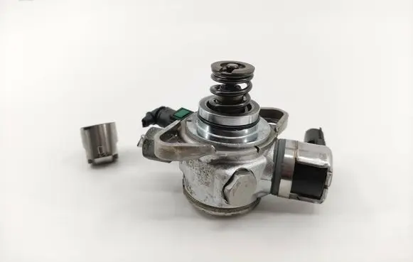 Nissan Qashqai Fuel injection high pressure pump H8201437992 36301888R