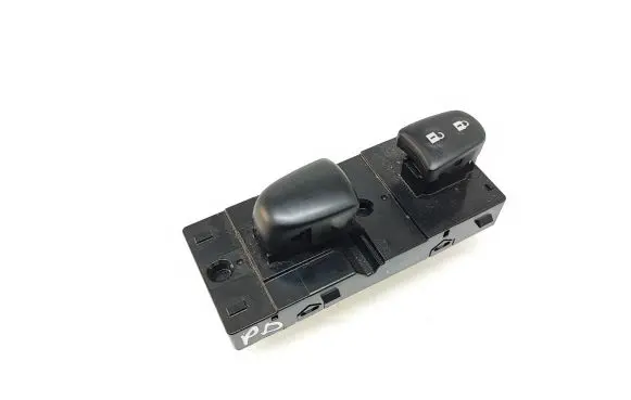 Nissan Qashqai Electric window control switch 13Z21SN