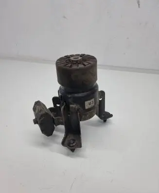Toyota RAV 4 (XA50) Engine mount bracket JX310298