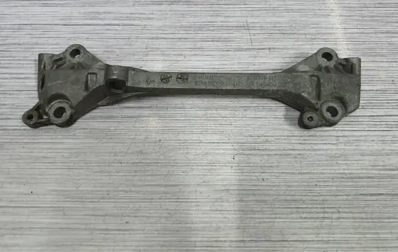 Mini Cooper Countryman R60 Engine mounting bracket 6772034 22116772034