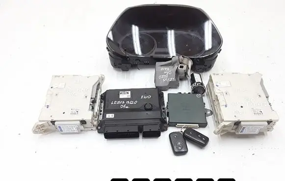 Lexus IS 220D-250-350 Engine control unit/module 8966153701 8967053040