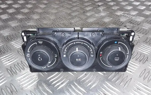 Peugeot 308 Climate control unit 69940002
