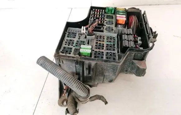 Opel Combo C Fuse box set 09115140