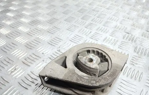 Mercedes-Benz A W168 Engine mount bracket A1682400618
