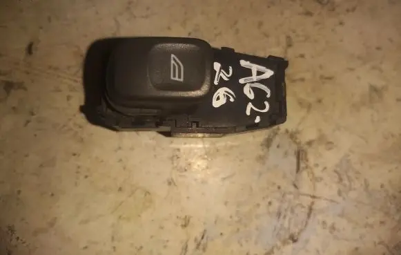 Volvo V70 Electric window control switch 9472275