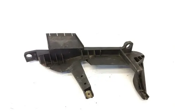 Headlight/headlamp mounting bracket