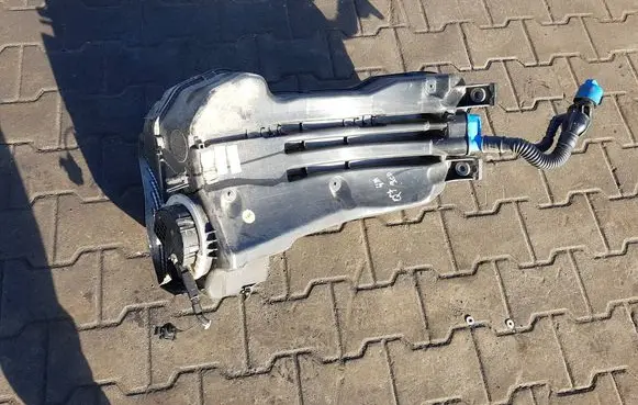 Audi Q7 4M AdBlue liquid reservoir 4M0131878BB 4077201AB 7620232AC