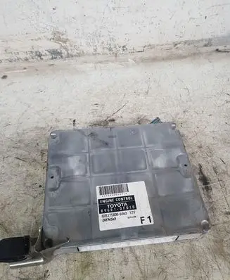 Toyota Corolla Verso AR10 Engine control unit/module 896610F010