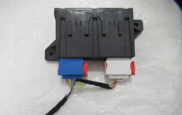 Citroen C4 II Picasso Central body control module 9812711280