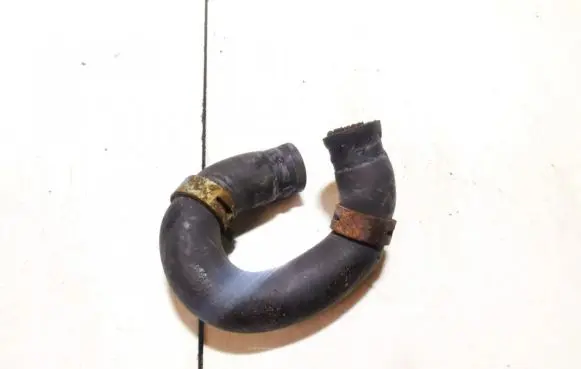 Nissan X-Trail T30 Engine coolant pipe/hose