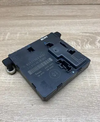 Mercedes-Benz E W211 Door control unit/module 2118704026