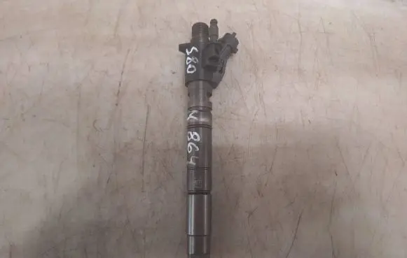 Volvo S80 Fuel injector 313032382351