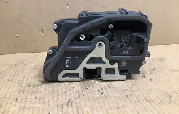 BMW 3 E90 E91 Front door lock 7059967