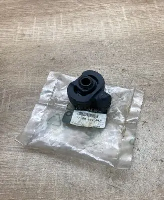 Renault Trafic II (X83) Muffler mount bracket/holder 7700849461