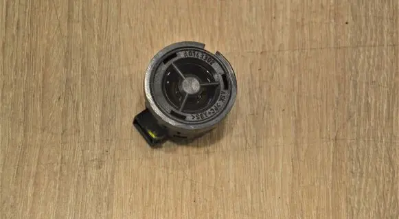 Alfa Romeo Giulietta Front door high frequency speaker 528393184