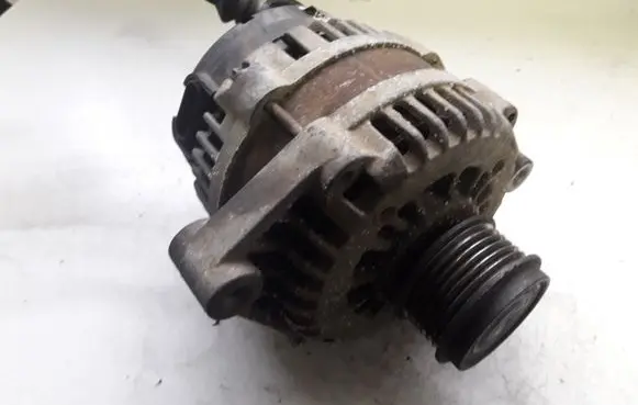 Mazda 5 Generator/alternator AA7F18A0059