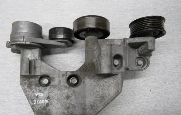 KIA Sportage Generator/alternator bracket 