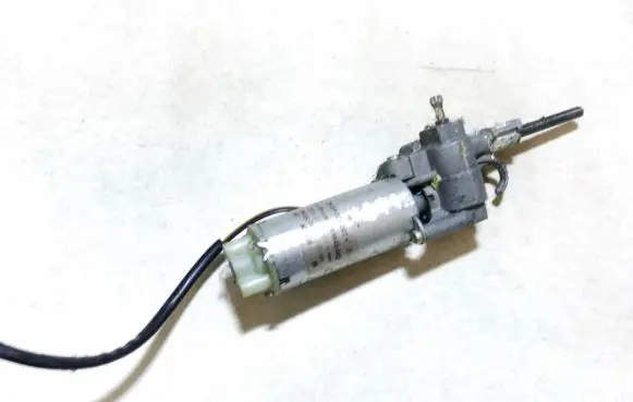 Mercedes-Benz S W220 Seat adjustment motor a2208204942 0190002580