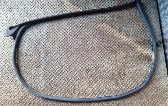 Audi A5 8T 8F Front door rubber seal 8T8831707C