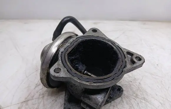 Volkswagen PASSAT B6 EGR valve 038131501AFKAS 038131501AF