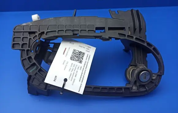 BMW 7 E65 E66 Front door exterior handle/bracket 7013702 7013706