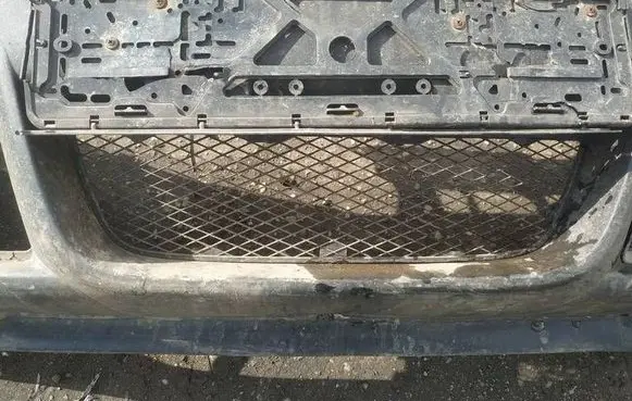 Front bumper lower grill