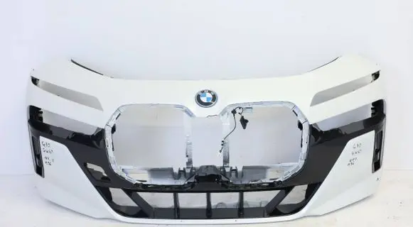 BMW 7 G70 Front bumper 743847565