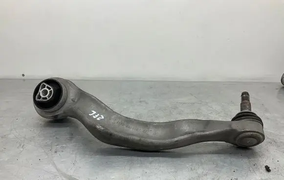BMW 5 G30 G31 Front lower control arm/wishbone 6861161