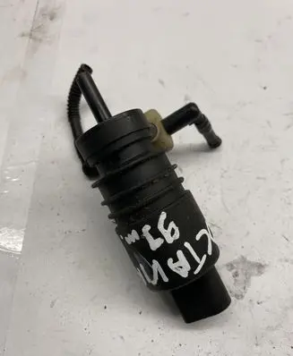 Skoda Octavia Mk1 (1U) Windscreen/windshield washer pump