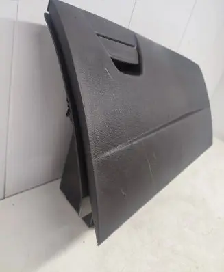 Ford Focus Glove box BM51A06044