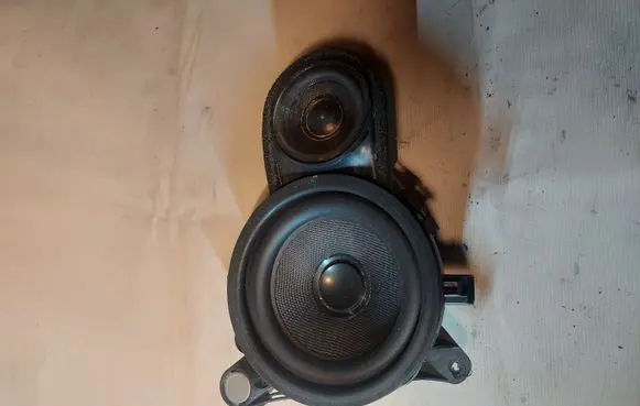 Volvo XC90 Front door speaker 8666591