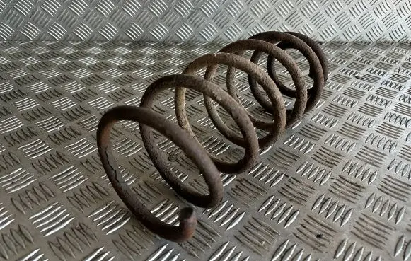 Volkswagen PASSAT B4 Front coil spring