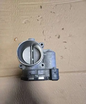 Volkswagen Tiguan Throttle valve 06K133062
