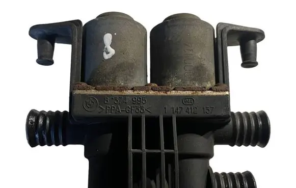 BMW 5 E39 Coolant heater control valve 8374995