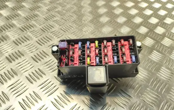 Ford Fiesta Fuse box set 8V5T14A005