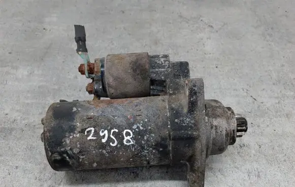 Volkswagen Transporter - Caravelle T4 Starter motor 02B911023D
