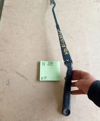 Mercedes-Benz C W203 Front wiper blade arm A2038200544