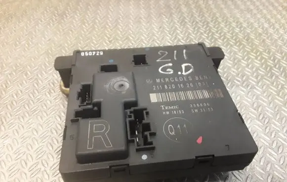 Mercedes-Benz E W211 Door control unit/module 2118201626 A2118201626