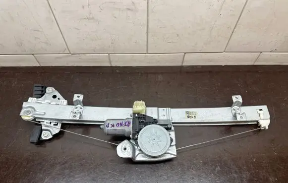 Renault Koleos II Front door window regulator with motor 807315FA1A 0620403850 807204149R