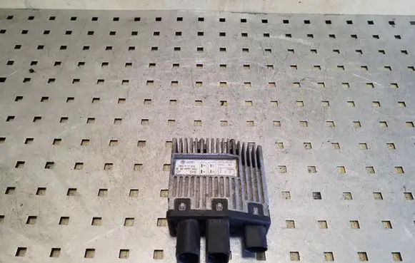 Volkswagen Transporter - Caravelle T5 Fan control module 3B0919506 898999000