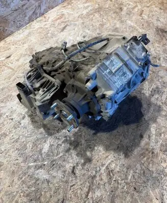 Toyota Land Cruiser (J120) Gearbox transfer box case 