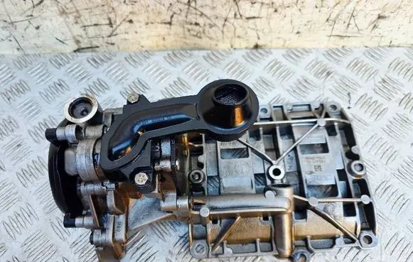 BMW 3 F30 F35 F31 Oil pump 7810823