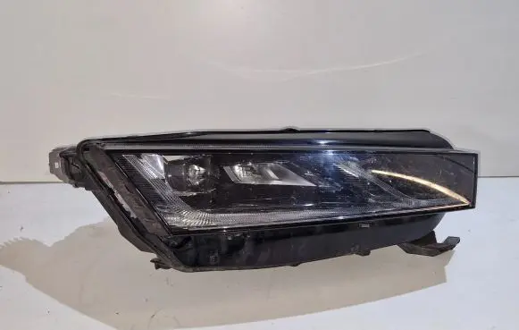 Skoda Octavia Mk4 Headlight/headlamp 030111823400