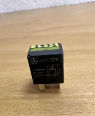 Volkswagen PASSAT B6 Other relay 0035420219 D6351