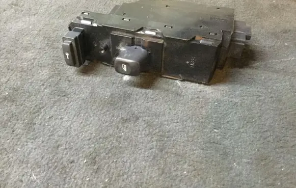 Volvo S60 Electric window control switch 30658147