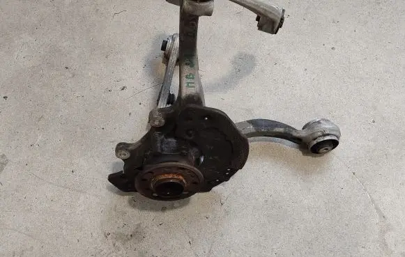 Mercedes-Benz E W213 Front wheel hub spindle knuckle A2133324800