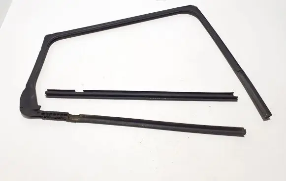 Dacia Logan II Rubber seal rear door 823318467R