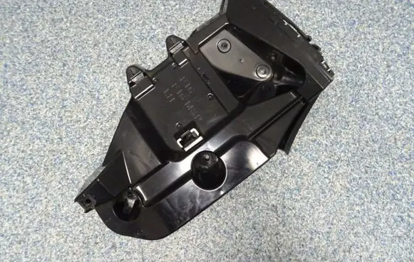 BMW X6M F86 Bumper support mounting bracket corner 7338285